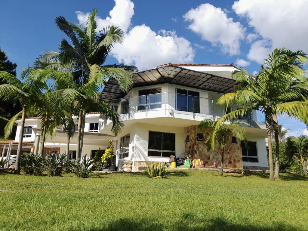 335b568b-5ffd-4970-8660-77c2615c5a1b